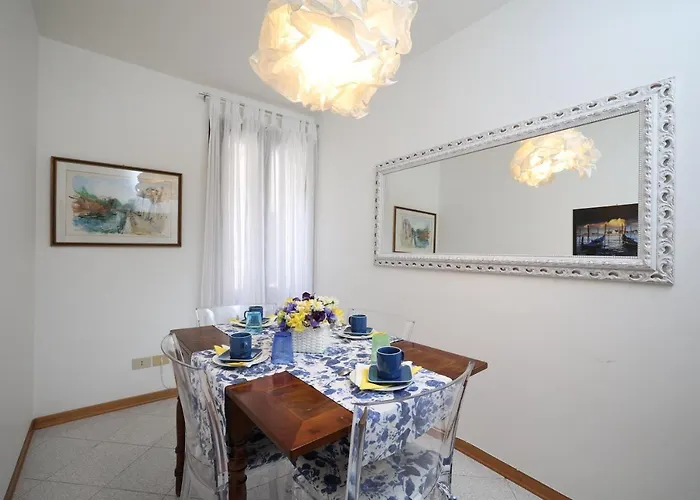Heaven San Marco 1 & 2, The Elegant A Stone S Throw From St S Square Appartement *
