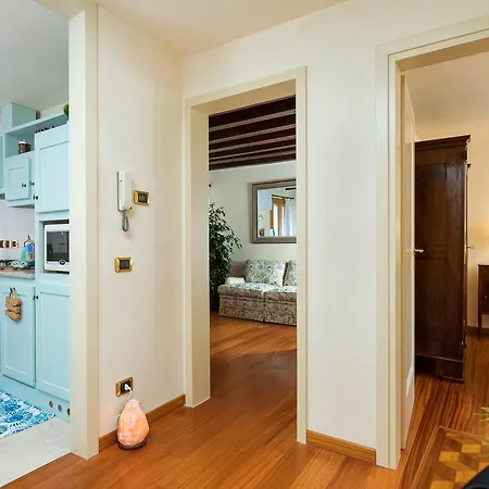Heaven San Marco 1 & 2, The Elegant A Stone S Throw From St S Square Apartment *